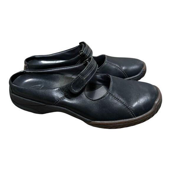 Clarks Mary Jane shoes women’s size 7.5 black leather slip on Velcro straps - Picture 4 of 10